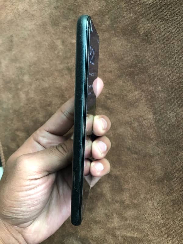 Pixel 5 in Good Condition 4