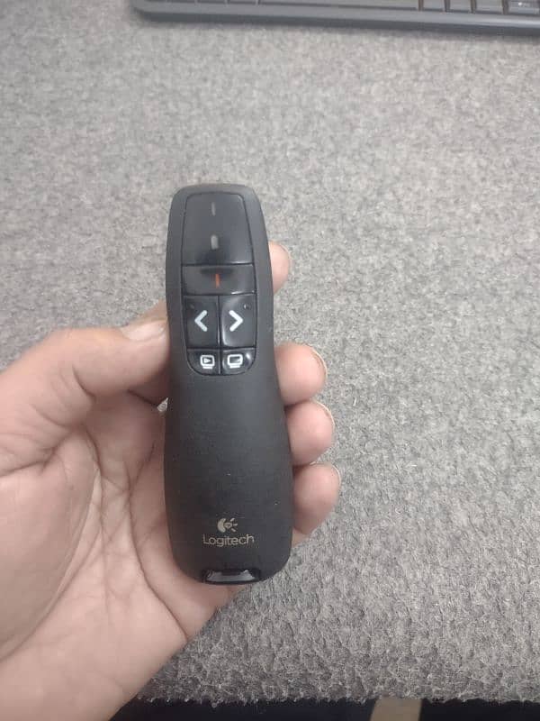 Logitech Presenter (Slide Changer) 2