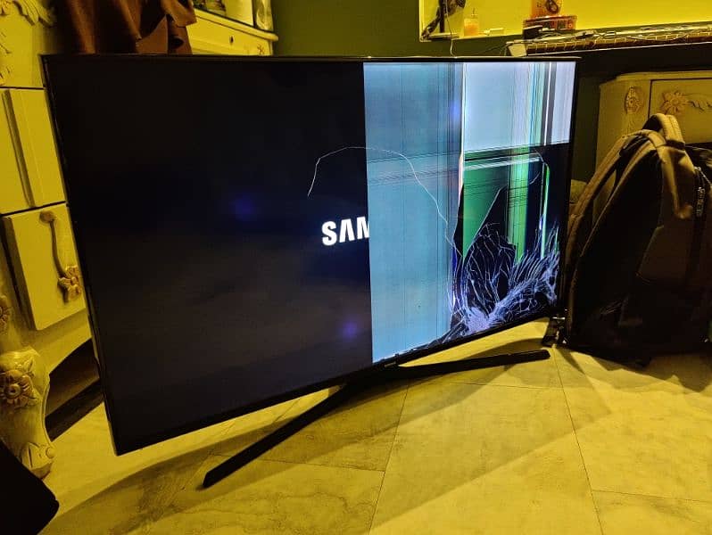 samsung 43 inch led (panel broken) 0