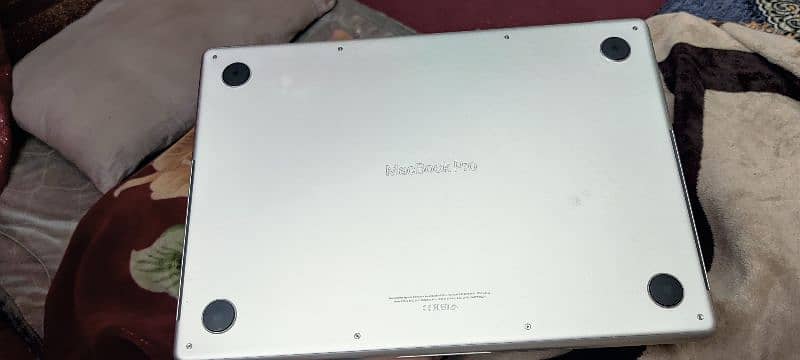 MacBook Pro M1  Pro Chip 14 inch 16 Ram 512 SSD 10