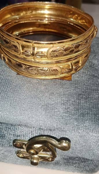 Gold Bangles (kangan) 22 carat 2 tola and 1 ratti 5