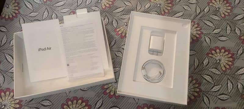 Ipad Air 4 with Apple pencil 2nd generation for sale 0