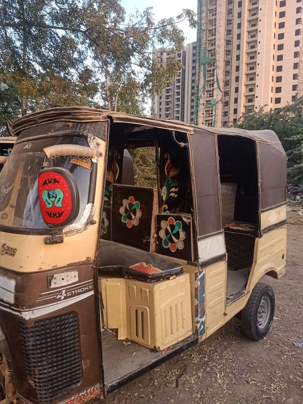 6 seater sazgar rickshaw 1