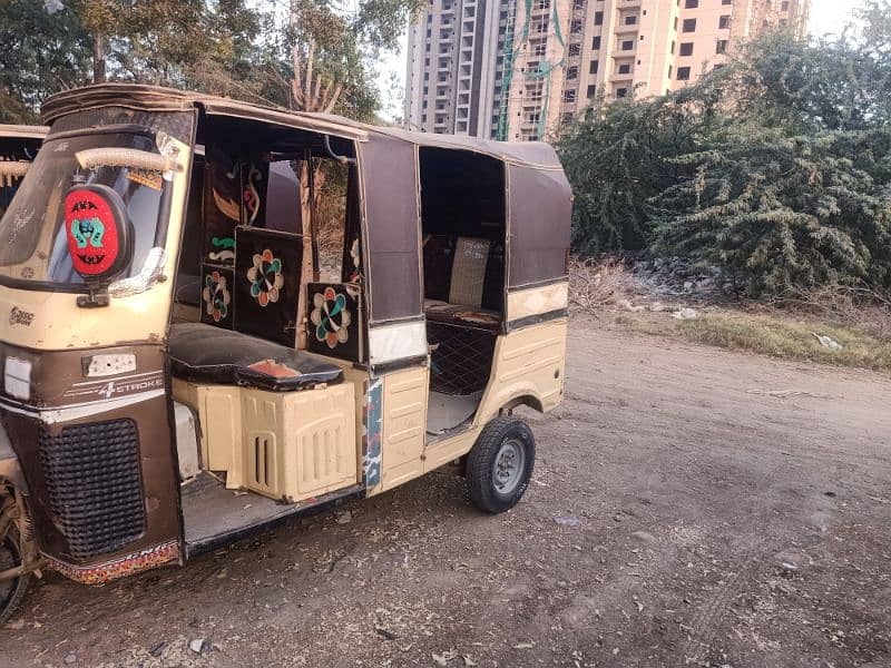 6 seater sazgar rickshaw 2