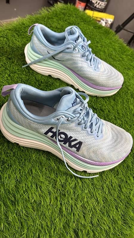 HOKA UK 8 3