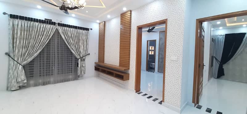 10 Marla Brand New Luxury House Available For Rent In Bahria Town Lahore 1