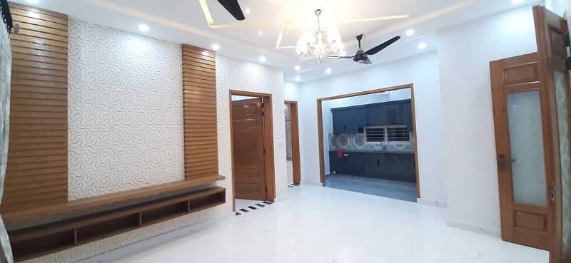 10 Marla Brand New Luxury House Available For Rent In Bahria Town Lahore 3