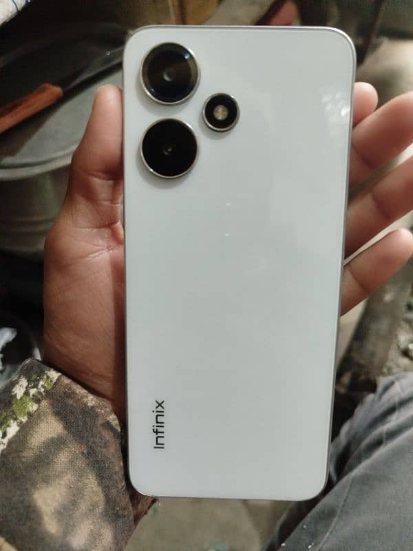 Infinix hot 30 play 4/64 condition 10by10 all ok complete box 0