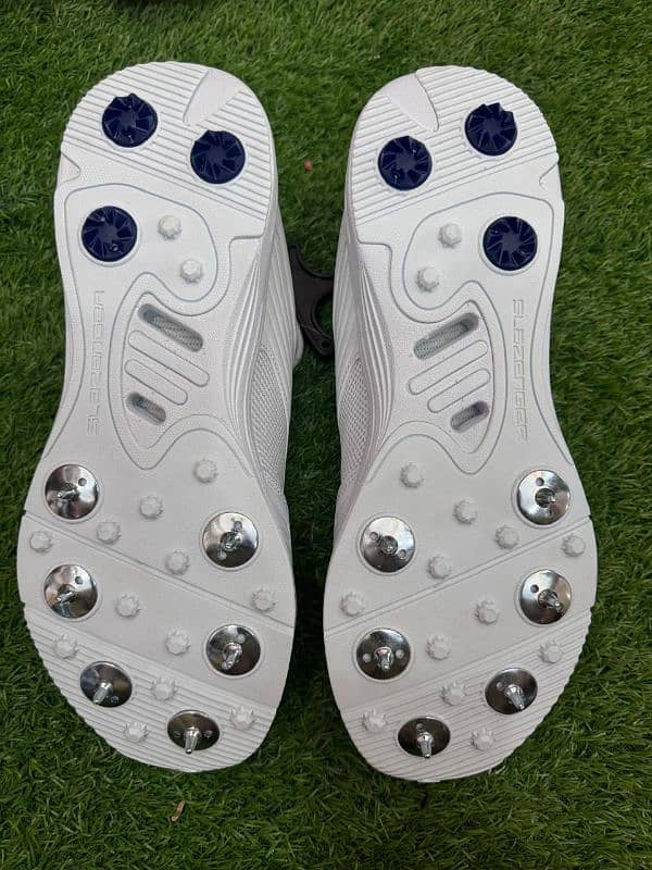 Brand new Slazenger Spikes for sale 2