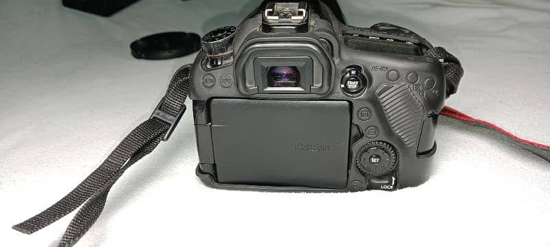 80 d camra 1