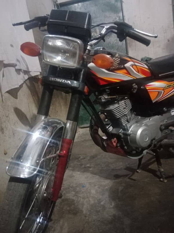 HONDA CG 125 MODEL 2022 KARACHI REGISTERED 0