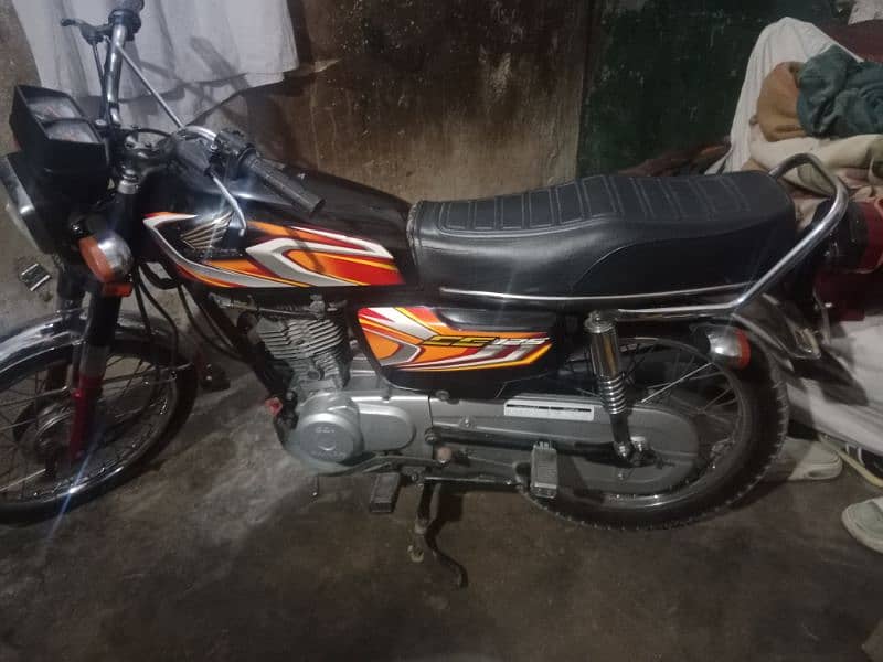 HONDA CG 125 MODEL 2022 KARACHI REGISTERED 1