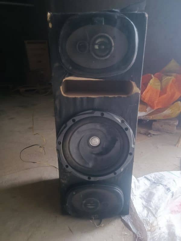 Amplifier Baser speaker 0