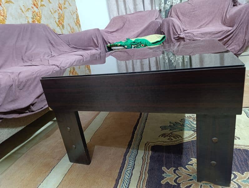 Center Table with glass in 8.5/10 condition 1