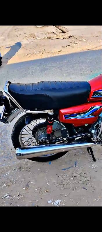 Honda 125   03325121698 3