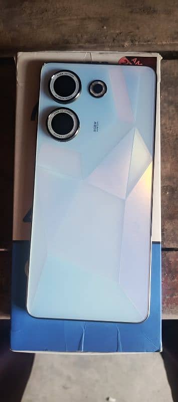 Tecno common 20 with box used like new 1