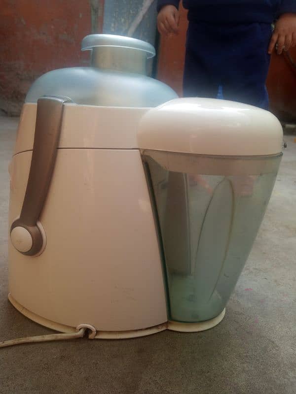 moulinex brand juicer machine in good condition 1