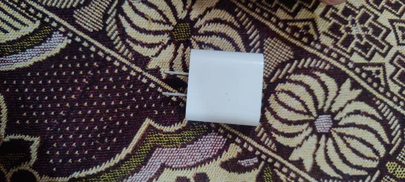 Apple 25w original charger 3