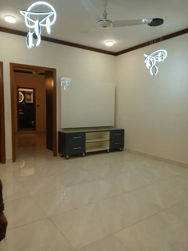 Apartment For Sale 1st Floor Fully Renovated In big Bukhari 5