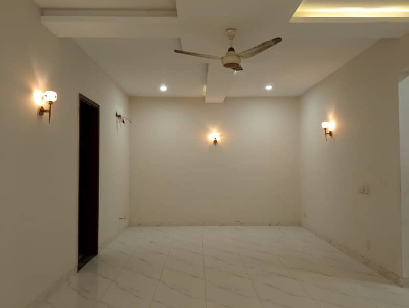 Luxury Bungalow For Rent 4 Bedroom With Full Bestment 2