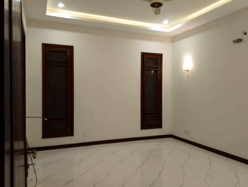 Luxury Bungalow For Rent 4 Bedroom With Full Bestment 20