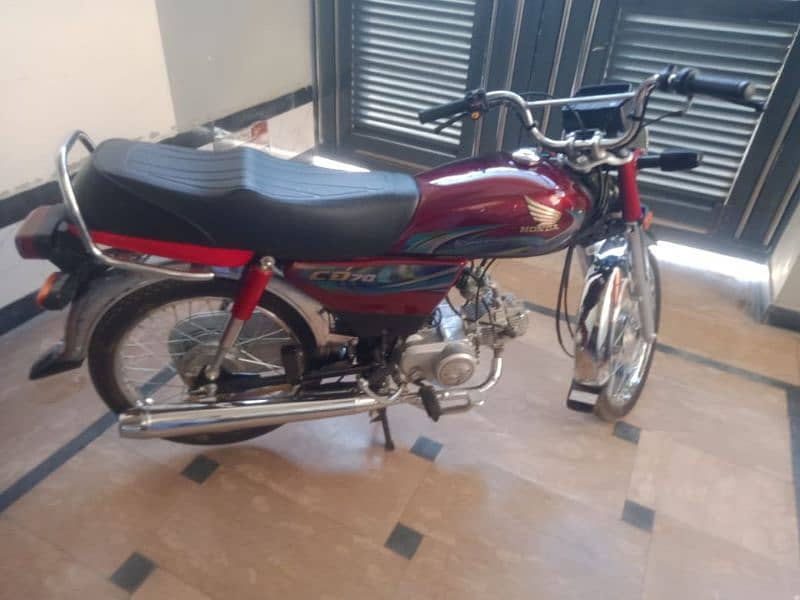 Honda cD 70 fresh piece Golden number All Punjab 4