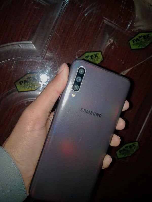 Galaxy A 70 (dual sim) 1