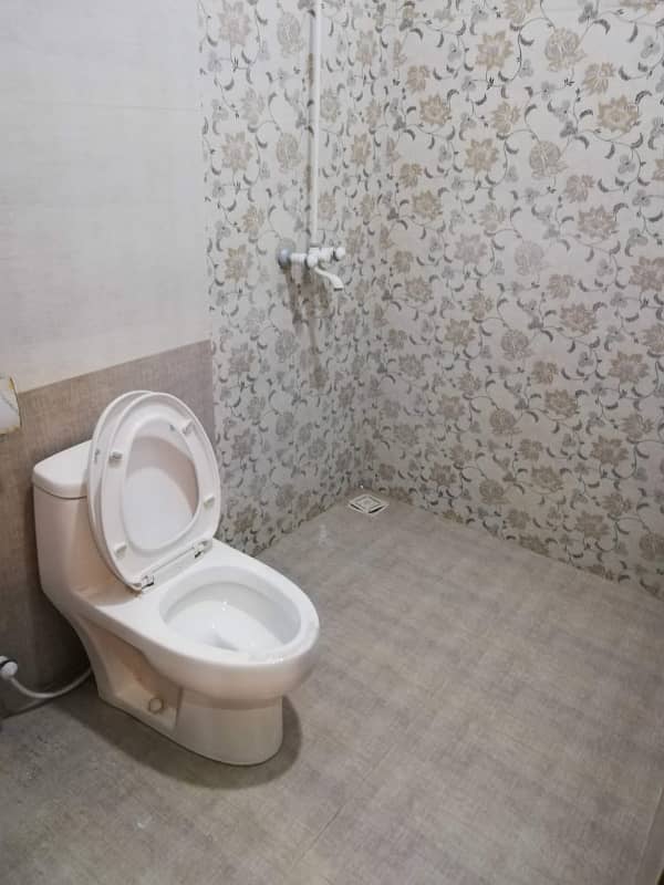 5 marla upper portion in Eden garden canal road Faisalabad 0