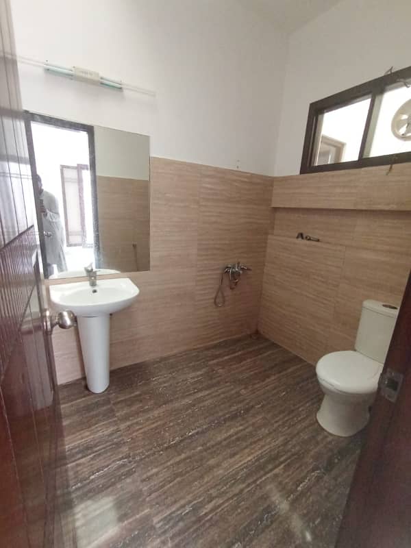 1+3 Bedroom Attached Bathroom With Bestment 3