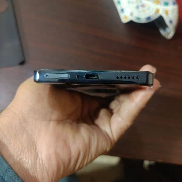 pni pack ha 9 /10 camon 30 pro  condition Sara Saman mukmmal hai 5