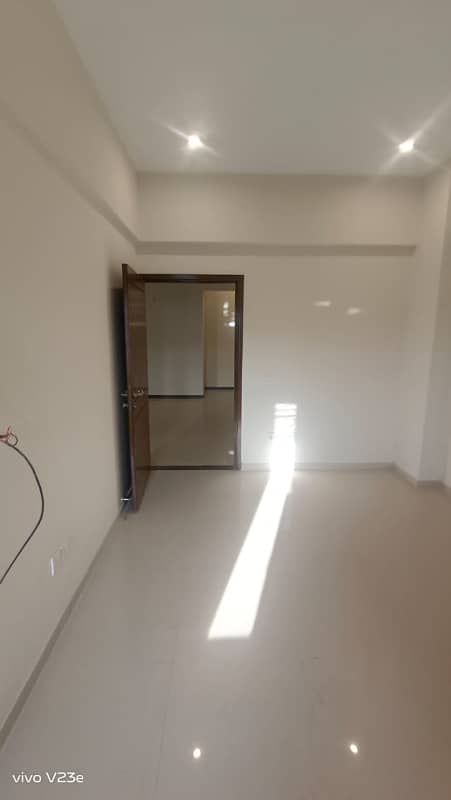 Brand New 3 Bedroom Stillish Flat FOR RENT Parking West Open 2