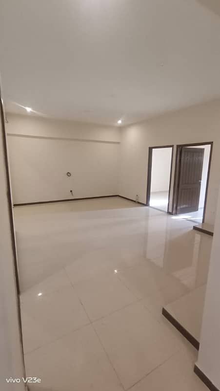 Brand New 3 Bedroom Stillish Flat FOR RENT Parking West Open 8