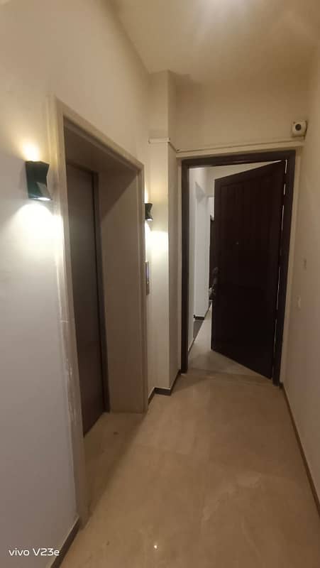 Brand New 3 Bedroom Stillish Flat FOR RENT Parking West Open 12