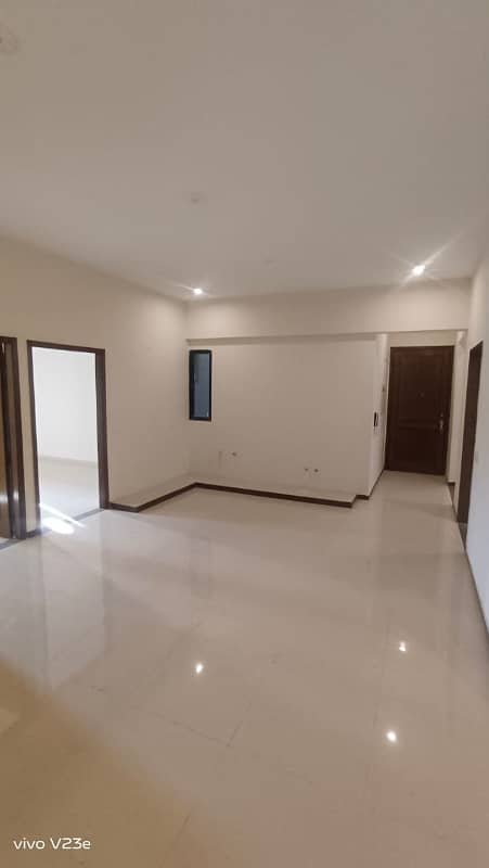 Brand New 3 Bedroom Stillish Flat FOR RENT Parking West Open 19