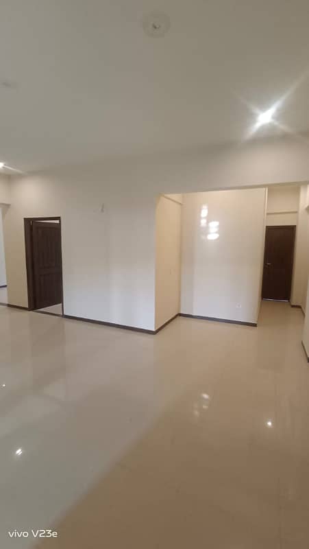 Brand New 3 Bedroom Stillish Flat FOR RENT Parking West Open 23