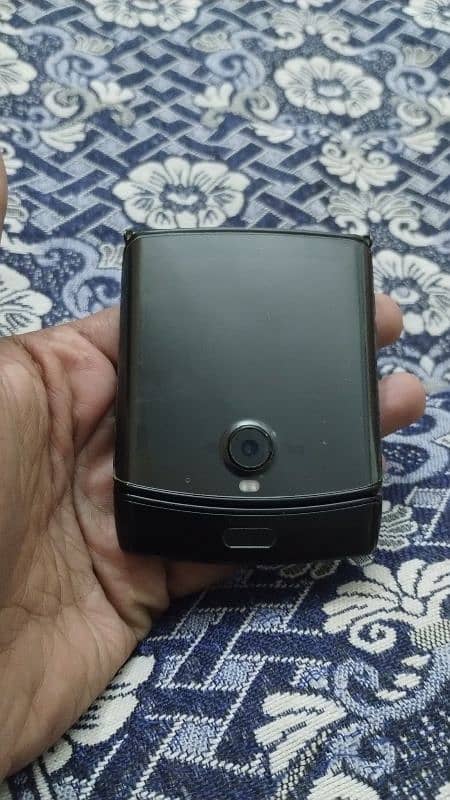 Motorola razar Foldable 6 gb ram 3