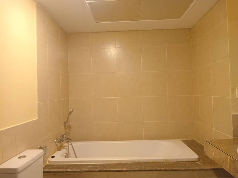 Flat 3 Bedroom Attached Bathroom Partial Sea Facing Higher Floor Maid Room 6