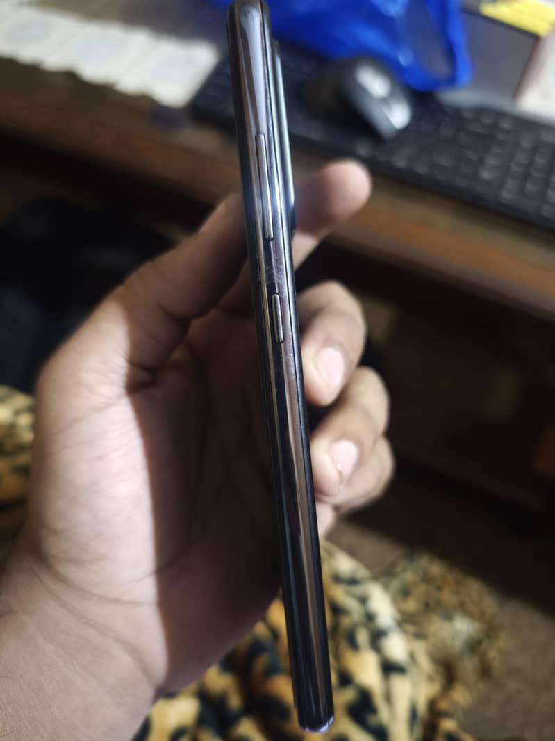 Samsung Galaxy A52s 5G in Good Condition 09/10 4