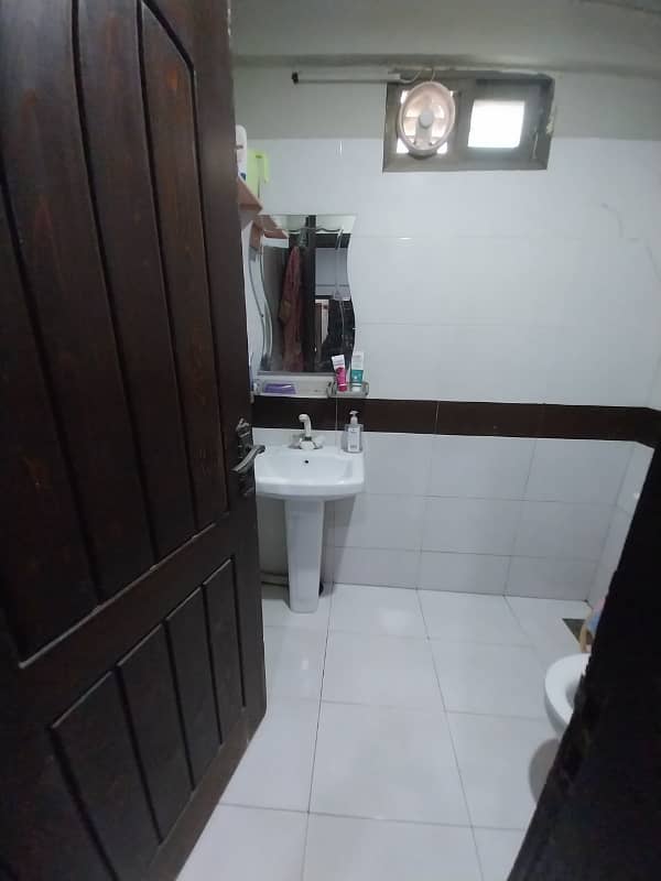 Chance Deal 2 Bedroom Attached Bathroom 1st Floor In Big Bukhari 22