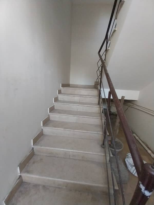 Chance Deal 2 Bedroom Attached Bathroom 1st Floor In Big Bukhari 25