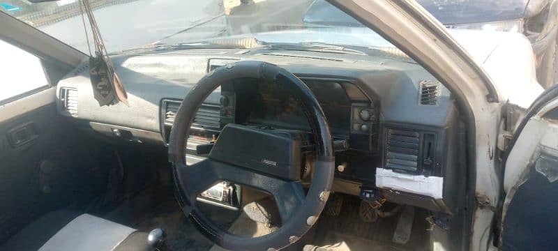 Mazda 323 1988 10