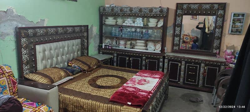 bed with 2 side table, showcace and dressing table in reasonable price 0