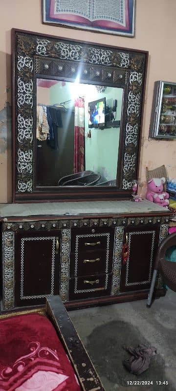 bed with 2 side table, showcace and dressing table in reasonable price 6