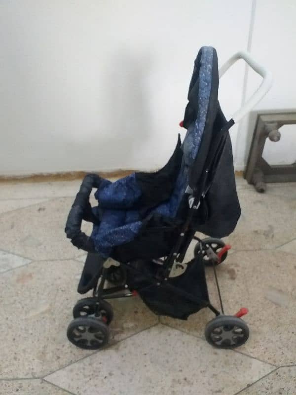 prams & walkers New condition 1