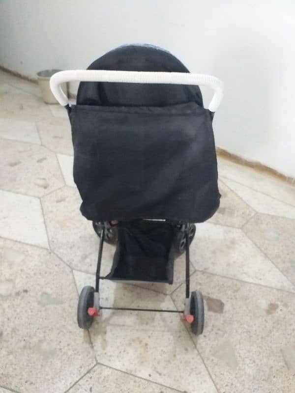 prams & walkers New condition 3