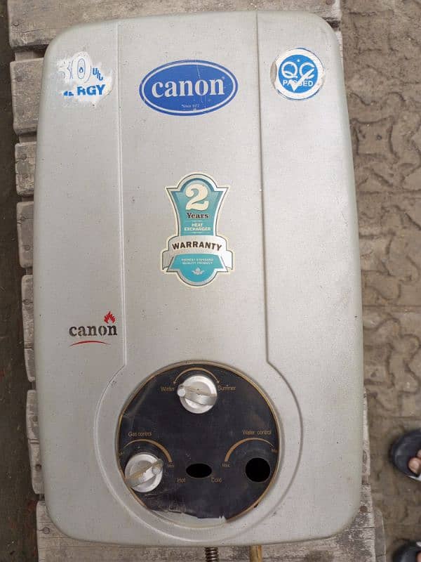 Canon Instant Gas Geyser in Perfect Working Condition 0