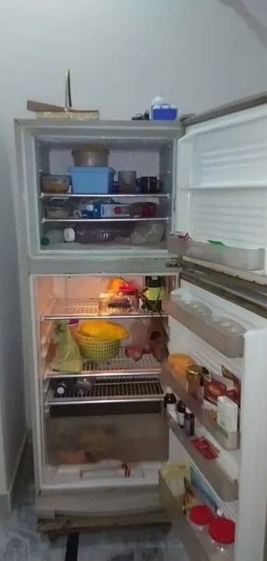 Hi! I'm selling my Dawlance Refrigerator 9/10 condition perfectly work 0