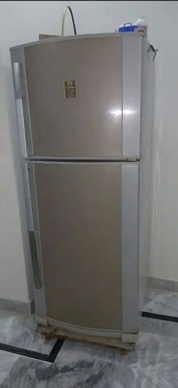 Hi! I'm selling my Dawlance Refrigerator 9/10 condition perfectly work 1