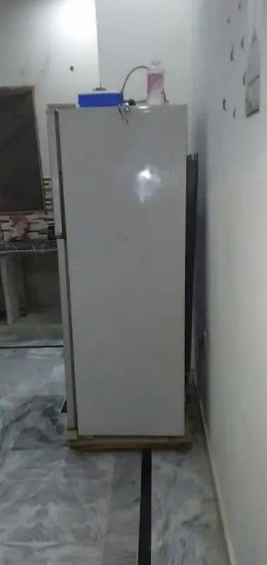 Hi! I'm selling my Dawlance Refrigerator 9/10 condition perfectly work 3