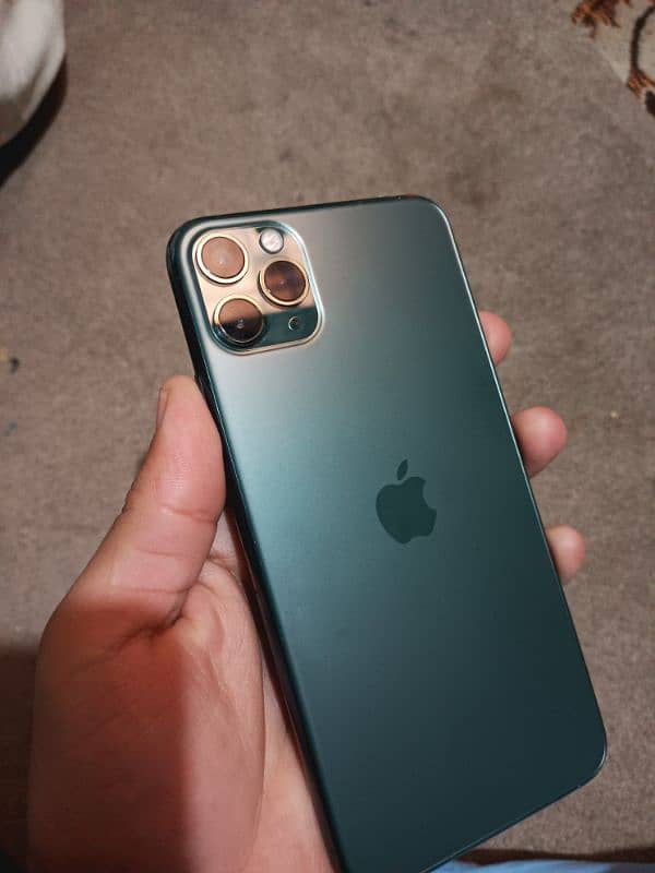 iphone 11 pro max 64gb JV condition 10/10 0